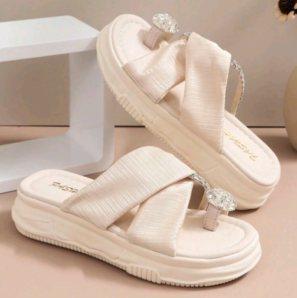 Women's Flat Sandals With Full Crystal Embellishment, Outdoor Slip-On Thong - Picture 5 of 6